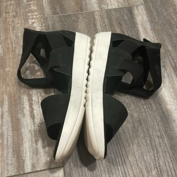 Eileen Fisher Kash Tumbled Nubuck Leather Black Mesh Zip Back Sandals Size 6.5 - Picture 11 of 13